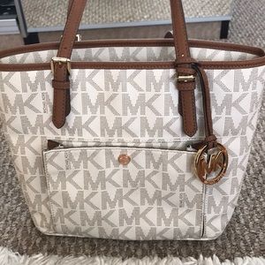 Michael Kors Jet Set Travel bag